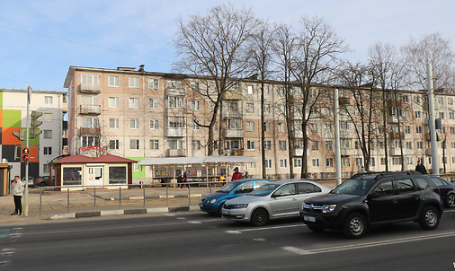 Панельные пятиэтажки № 49 и № 55 по проспекту Фрунзе. Фото Сергея Мартиновича