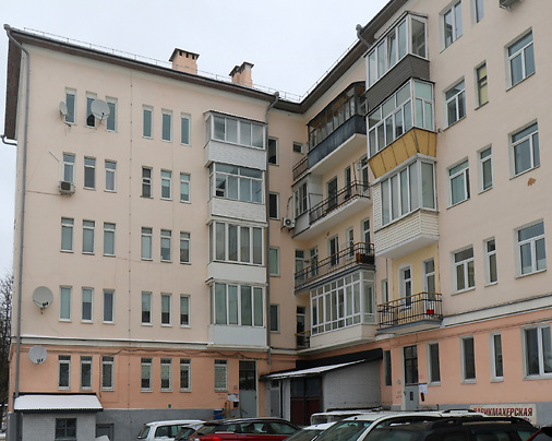 Дом специалистов. 5-этажная часть со стороны двора. Фото Сергея Мартиновича