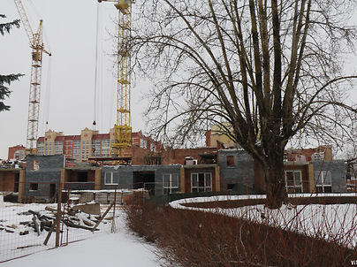 Строительство новых домов на улице Герцена. Фото Сергея Мартиновича