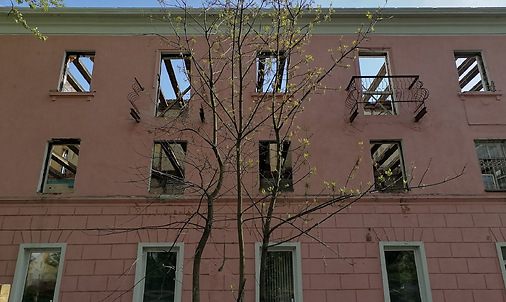 Дом № 10 на улице Герцена до сноса. Июль-август 2023 года. Фото Сергея Мартиновича