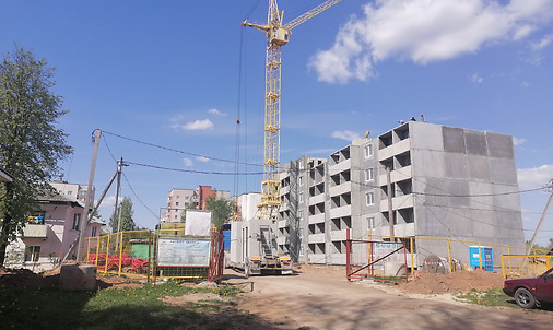 Строительство дома на месте заброшенного детсада. Май 2023 года. Фото Сергея Мартиновича