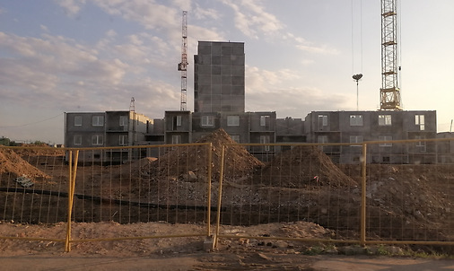 Никрополье. Первые высотные здания. Май 2023 года. Фото Сергея Мартиновича