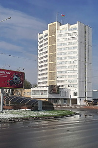 Высотный дом на площади Победы. Фото Сергея Мартиновича