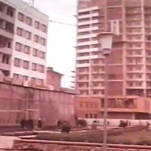 1974 год.Строительство многоэтажки. Из фильма Город моей судьбы (1975)