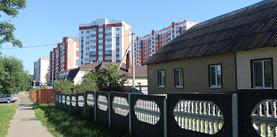 Чепино. Деревянные дома-бараки. Фото Сергея Мартиновича