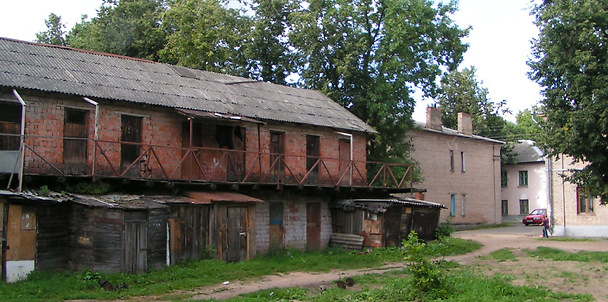 Дровяные сараи во дворах. Фото Сергея Мартиновича