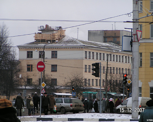 2007 год.Снос башенки на школе №3. Фото Сергея Мартиновича