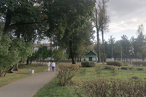 Аллеи парка железнодорожников. Фото Сергея Мартиновича